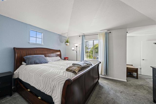 1860 Concannon Dr, Oakley CA: https://media.crmls.org/mediaz/edcf1679-cdb0-48f1-8d9e-280f7278ce08.jpg