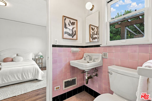 1017 North Howard Street photo 30