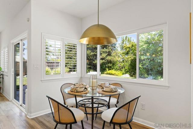 2084 Roberts Pl, Escondido CA: https://media.crmls.org/mediaz/edcf57d8-ab8d-45b4-8b02-6d31cd529865.jpg