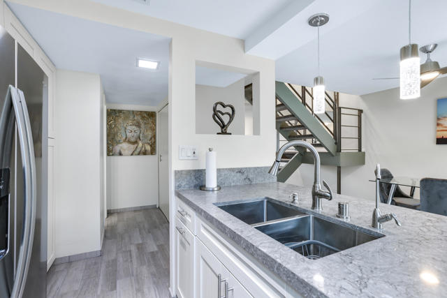 2274 N Indian Canyon Drive, Palm Springs CA: https://media.crmls.org/mediaz/edd144b2-4e46-4cd3-acfd-ff764139baab.jpg