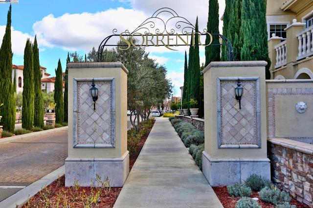 3105 Vittoria Loop, Dublin CA: https://media.crmls.org/mediaz/edd1df4e-3020-4c94-9070-1bc850b76dc6.jpg