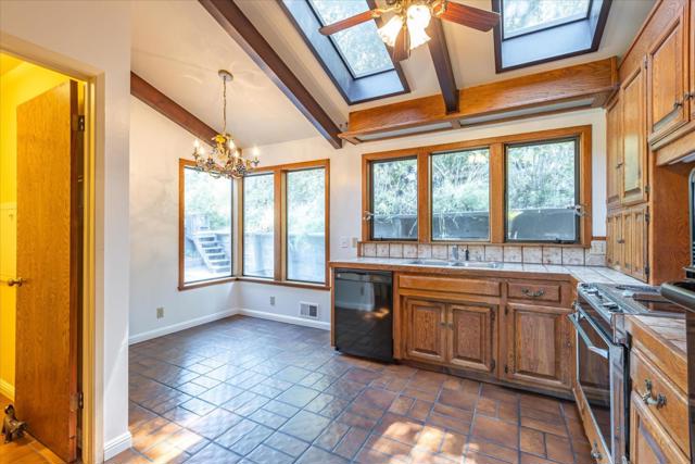 5824 Arboretum Drive, Los Altos CA: https://media.crmls.org/mediaz/edd20374-ce36-4740-a511-ac78f251bebc.jpg