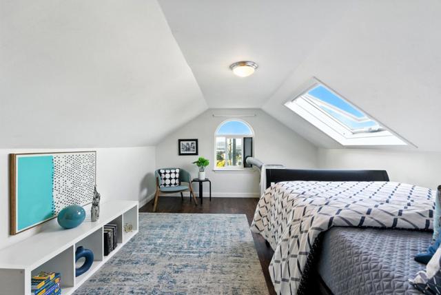 35 Mono Street, Brisbane CA: https://media.crmls.org/mediaz/edd27e10-834a-4e58-9ab2-70ff1bb65624.jpg