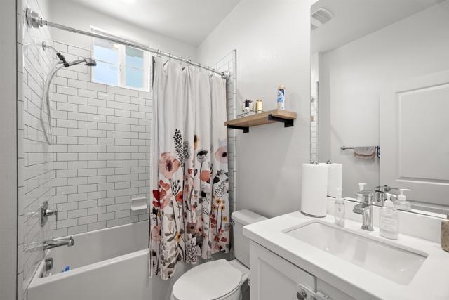 8304 The Grant Place, Bonita CA: https://media.crmls.org/mediaz/edd2a862-9753-4ec3-80aa-d4c138c52b15.jpg