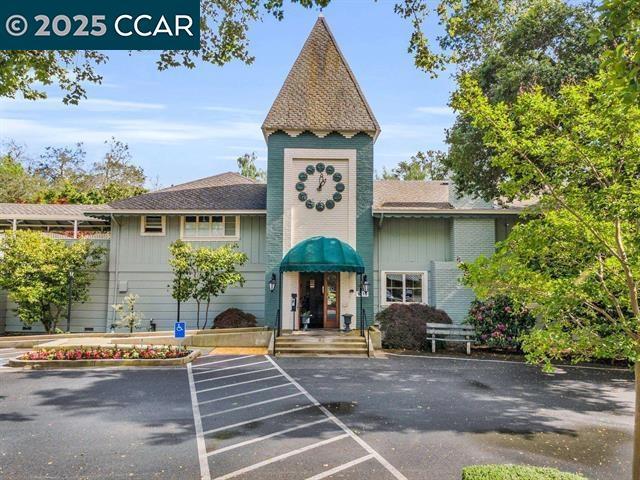 1224 Canyonwood Ct, Walnut Creek CA: https://media.crmls.org/mediaz/edd2acaf-d369-4cf1-a227-44ebff6fa6de.jpg