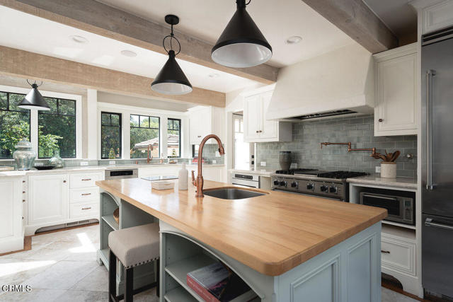 840 Ivy Lane, Montecito CA: https://media.crmls.org/mediaz/edd320d6-1646-4e2c-a0b5-cbda74cdfde1.jpg