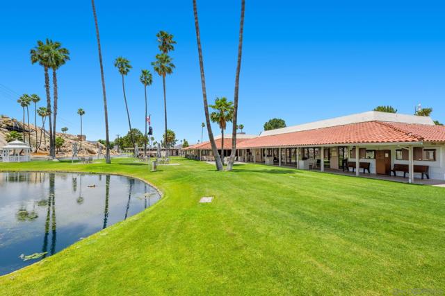 5001 W Florida Avenue, Hemet CA: https://media.crmls.org/mediaz/edd3e2db-5979-46ae-b7f1-59136d92504f.jpg