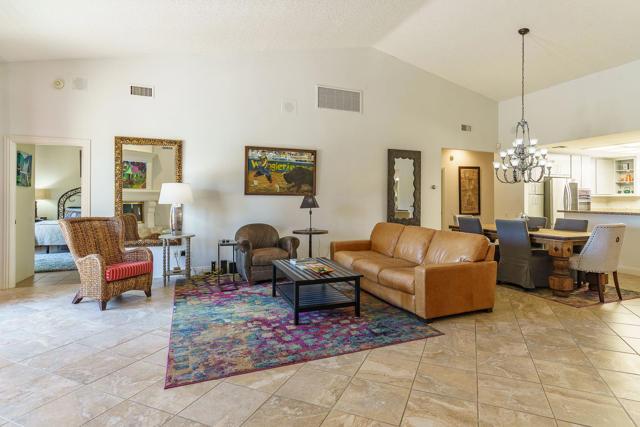 10112Lakeview_03LivingDiningRoom4