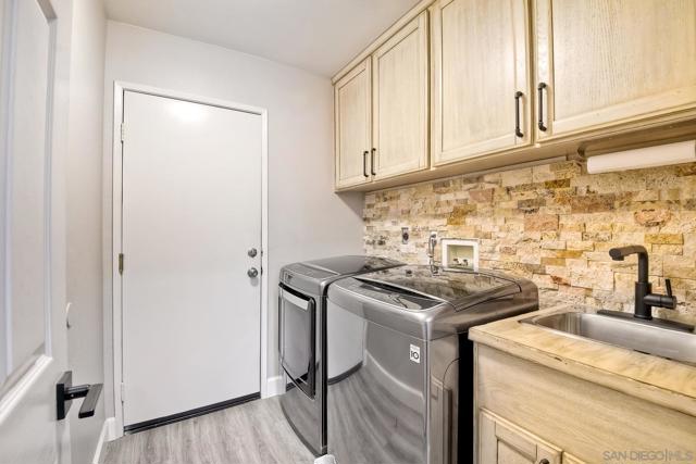 3358 Lake Circle Dr, Fallbrook CA: https://media.crmls.org/mediaz/edd4e86e-c4a5-4fcf-be83-5c981e0bcbca.jpg