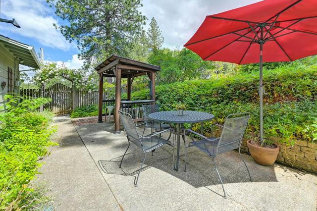 2640 Gayle Lane, Auburn CA: https://media.crmls.org/mediaz/edd51440-3f60-4cfe-b092-9940674cd005.jpg