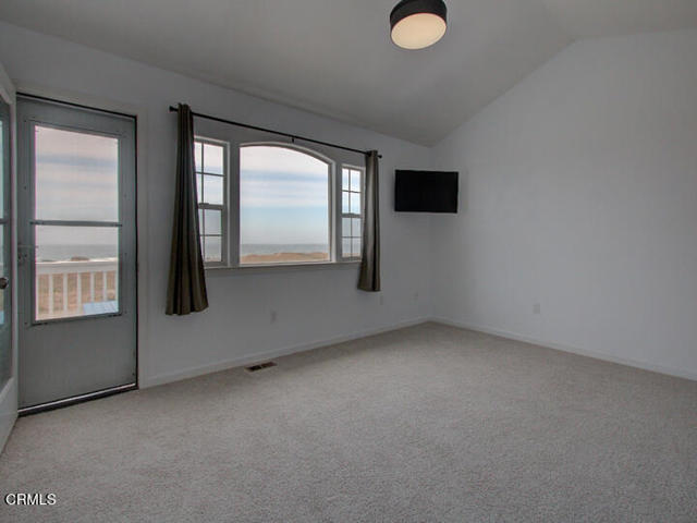 924 Glass Beach Drive, Fort Bragg CA: https://media.crmls.org/mediaz/edd571a7-ff57-4224-8d12-4d4a1db3b7dc.jpg