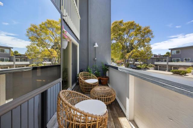 307 Carlos Avenue, Redwood City CA: https://media.crmls.org/mediaz/edd5eb2e-2938-4d30-957f-77be686b29da.jpg
