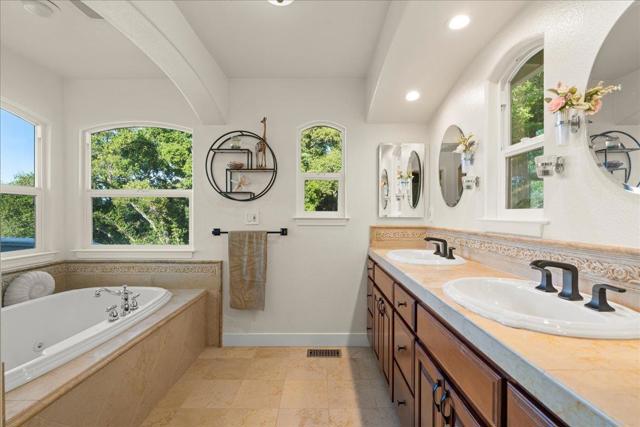 136 Teresita Way, Los Gatos CA: https://media.crmls.org/mediaz/edd6414a-5683-4491-9b33-c56fdfec0a8f.jpg