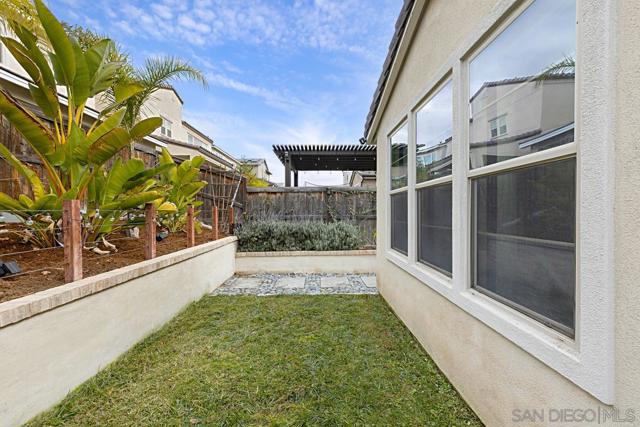 1091 Camino Cantera S, Chula Vista CA: https://media.crmls.org/mediaz/edd65292-a577-4aff-85b6-884b06e46016.jpg