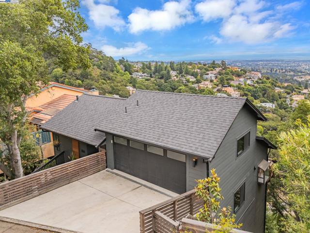 1106 Besito Ave, Berkeley CA: https://media.crmls.org/mediaz/edd735f0-47ab-4d02-a3bb-ec010347e785.jpg