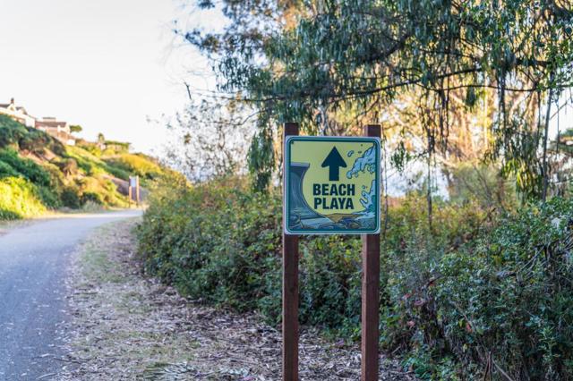 506 Bayview Drive, Aptos CA: https://media.crmls.org/mediaz/edd75eee-af31-4735-a0d6-8c0453391059.jpg