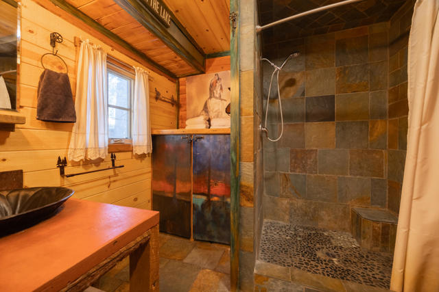 40114 Esterly Lane, Big Bear CA: https://media.crmls.org/mediaz/edd7f731-f734-4fb2-b6bb-770a0442f42f.jpg