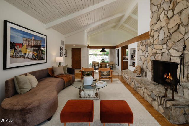 5445 La Crescenta Avenue, La Crescenta CA: https://media.crmls.org/mediaz/edd80ad5-3ab5-455f-8220-a62c401d5d18.jpg