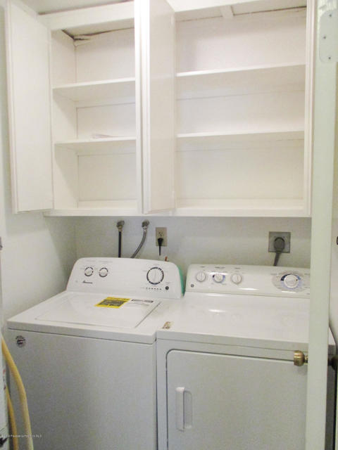 824 S. Chapel Ave. #4 - Alhambra laundry