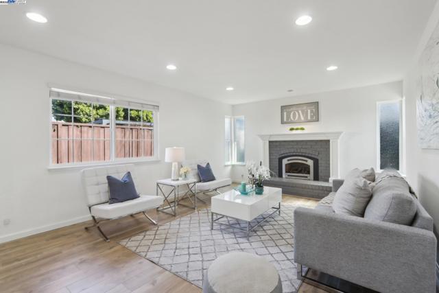 Image 8 of 53 For 5238 Brophy Dr