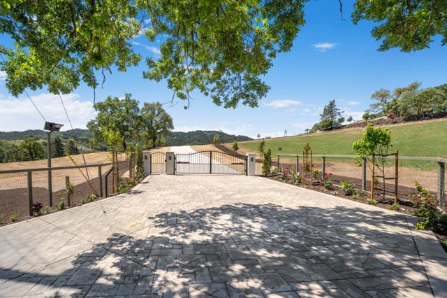 2275 Llagas Road, Morgan Hill CA: https://media.crmls.org/mediaz/edd8e3cd-35d4-4438-b222-93f3af987663.jpg
