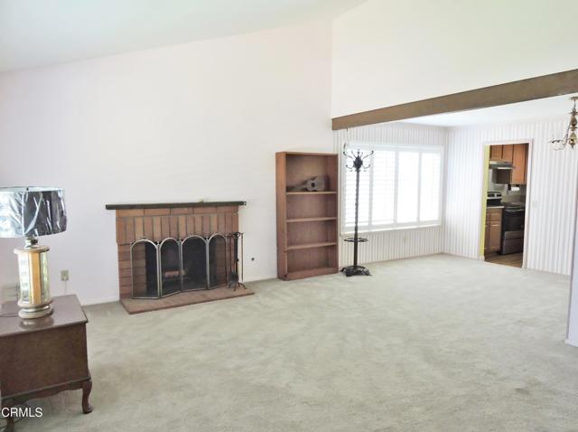 2209 Aspenpark Court, Thousand Oaks CA: https://media.crmls.org/mediaz/edd91409-bb99-4f57-9706-8af6840a210e.jpg