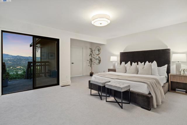 361 Castle Crest Rd, Alamo CA: https://media.crmls.org/mediaz/edd98990-a8ae-4c6b-aa48-74626bc09a4a.jpg