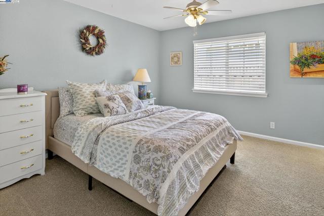 368 Beverly St, Livermore CA: https://media.crmls.org/mediaz/edd9f895-9d08-45e3-8c76-26f002d3a605.jpg
