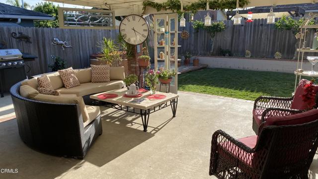 Detail Gallery Image 8 of 10 For 379 Mackay Ave, Ventura,  CA 93004 - 3 Beds | 2 Baths