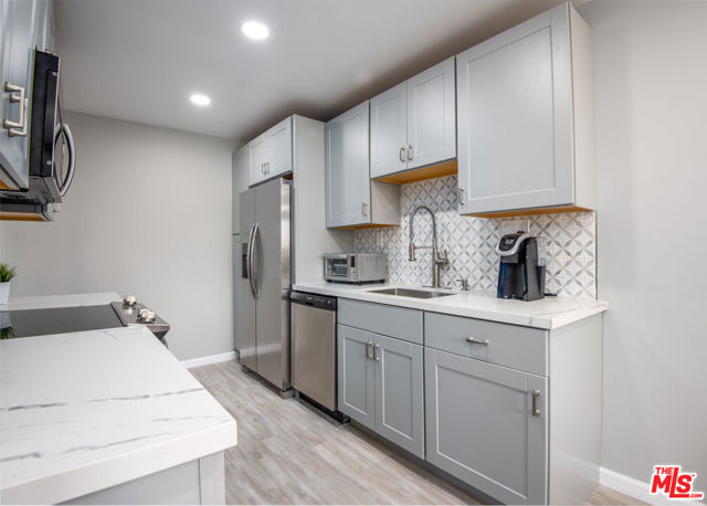 5950 Canterbury Drive, C305 photo 4