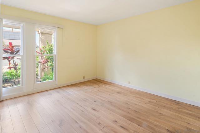 7945 Shadow Hill Dr, La Mesa CA: https://media.crmls.org/mediaz/edda7fdc-19b7-4730-bf4b-5e37c09f0683.jpg