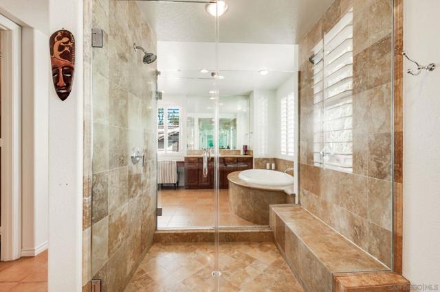 Image 30 of 59 For 571 Lynwood Dr