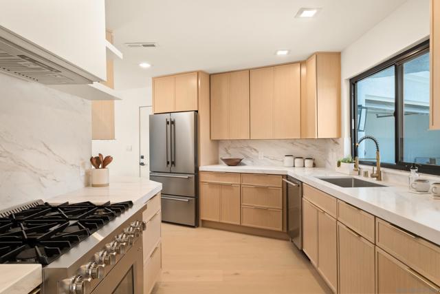 15032 Heath Dr, Poway CA: https://media.crmls.org/mediaz/edda95cc-24b2-4a31-823d-5029f52a90aa.jpg