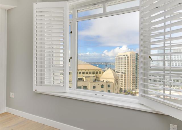 700 W Harbor Dr, San Diego CA: https://media.crmls.org/mediaz/eddb3be8-1912-4a23-96a3-966b3b3bc20a.jpg