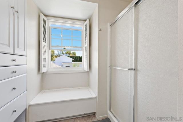 14102 Tricia St, Poway CA: https://media.crmls.org/mediaz/eddb48b7-4ce9-4334-a4bc-e64d2bf4145c.jpg