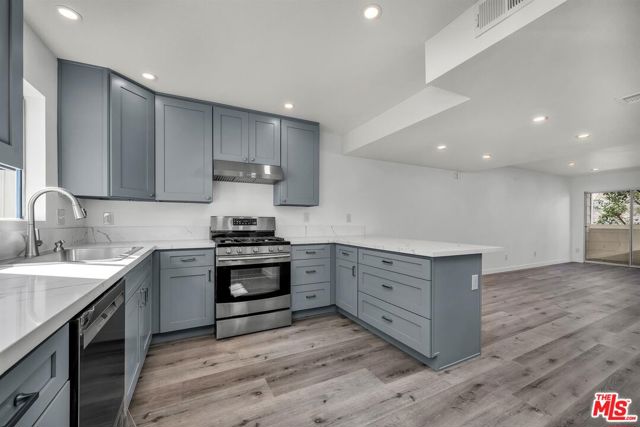 13340 Burbank Boulevard, Sherman Oaks CA: https://media.crmls.org/mediaz/eddbd9e5-d9d3-40bb-8b22-a8b8917274a4.jpg