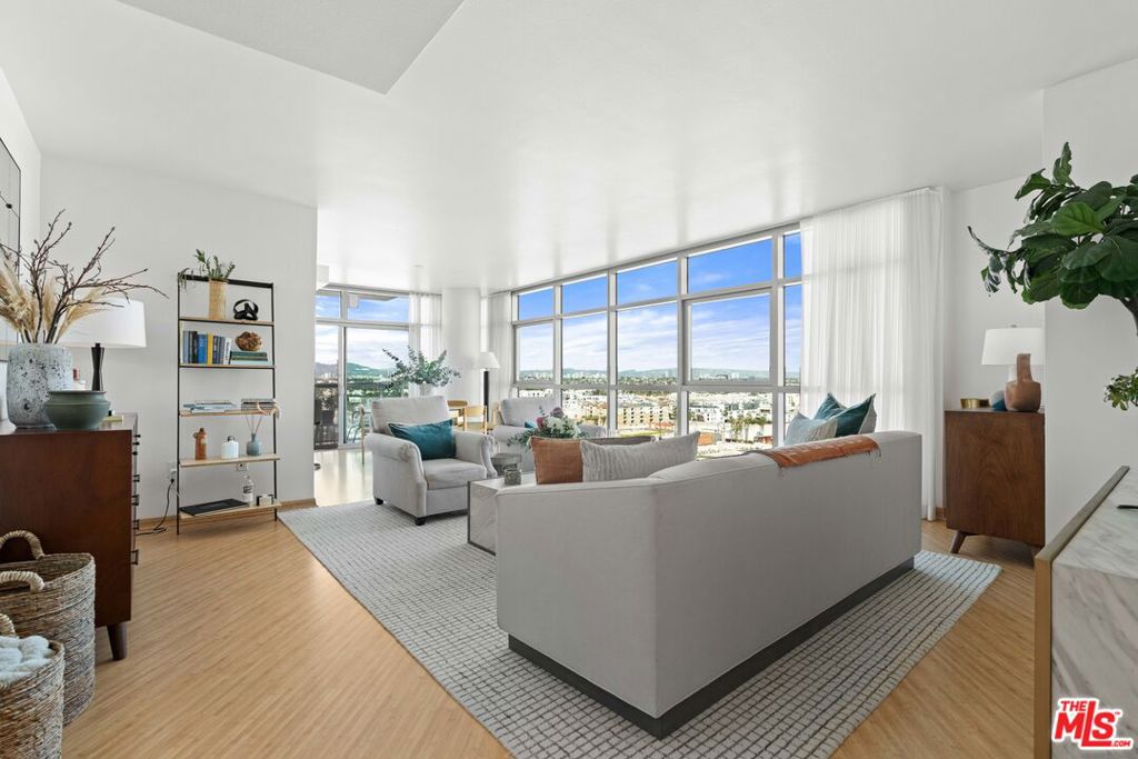 13700 MARINA POINTE Drive #1423