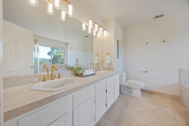16 Niner Court, Redwood City CA: https://media.crmls.org/mediaz/eddcaefa-29f8-431a-a260-93bac59ebdd1.jpg