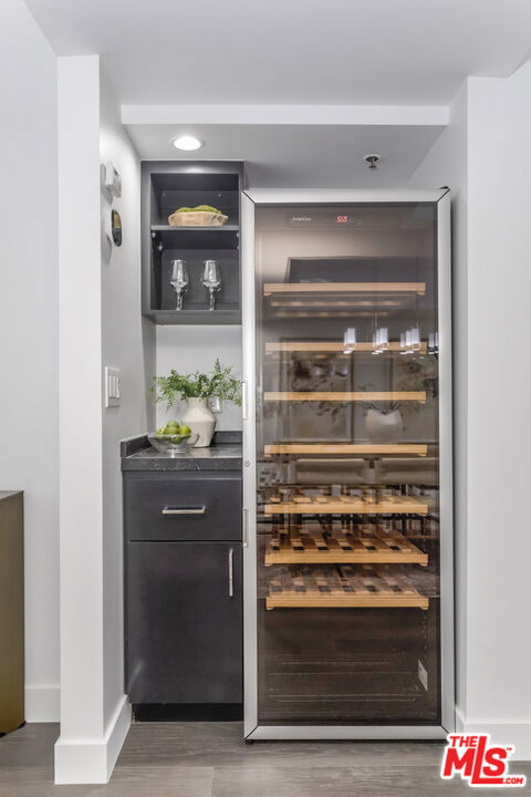 410 S Barrington Avenue, Los Angeles CA: https://media.crmls.org/mediaz/eddd2e3a-3dfa-4c7f-a92b-9f1640dbdb98.jpg