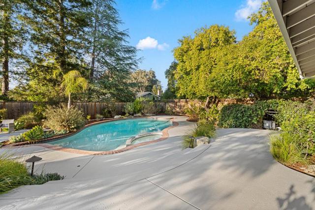 17583 Daves Avenue, Monte Sereno CA: https://media.crmls.org/mediaz/edddbbf3-716e-4bcb-aeaf-c7630d1837b3.jpg