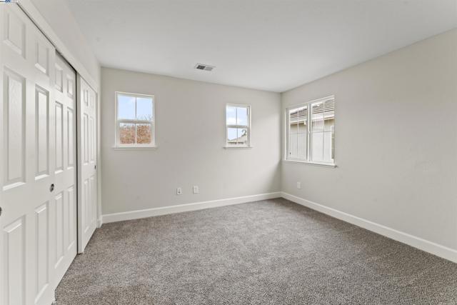 204 Daylily Ln, Patterson CA: https://media.crmls.org/mediaz/edddc969-04af-4122-859b-f75fa1e3fea8.jpg