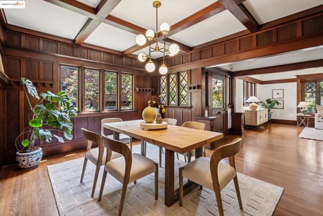 3019 Benvenue Ave, Berkeley CA: https://media.crmls.org/mediaz/eddf08c9-cb74-4395-9c75-a5aadbc8625a.jpg