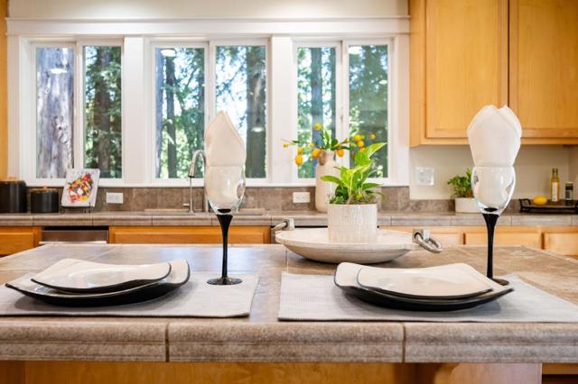 16089 Redwood Lodge Road, Los Gatos CA: https://media.crmls.org/mediaz/ede0c6fd-912d-4b82-9f87-73dbc9471283.jpg