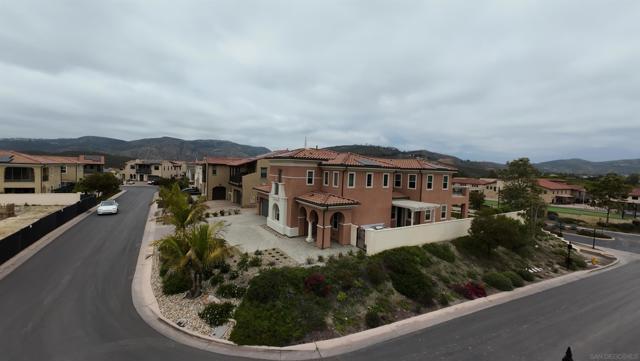 16231 Sunny Summit Dr, San Diego CA: https://media.crmls.org/mediaz/ede1c825-fd2a-48f3-aeae-c5588267b69d.jpg