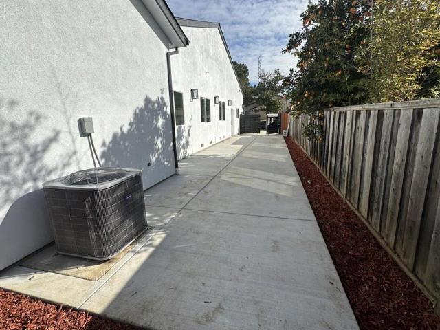 3367 Brigadoon Way, San Jose CA: https://media.crmls.org/mediaz/ede1d564-839d-4f2b-80d9-9ffa4f64704b.jpg