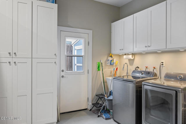 464 W Avenida De Las Flores, Thousand Oaks CA: https://media.crmls.org/mediaz/ede22217-ffd2-4bd2-ab91-165a93c7925f.jpg