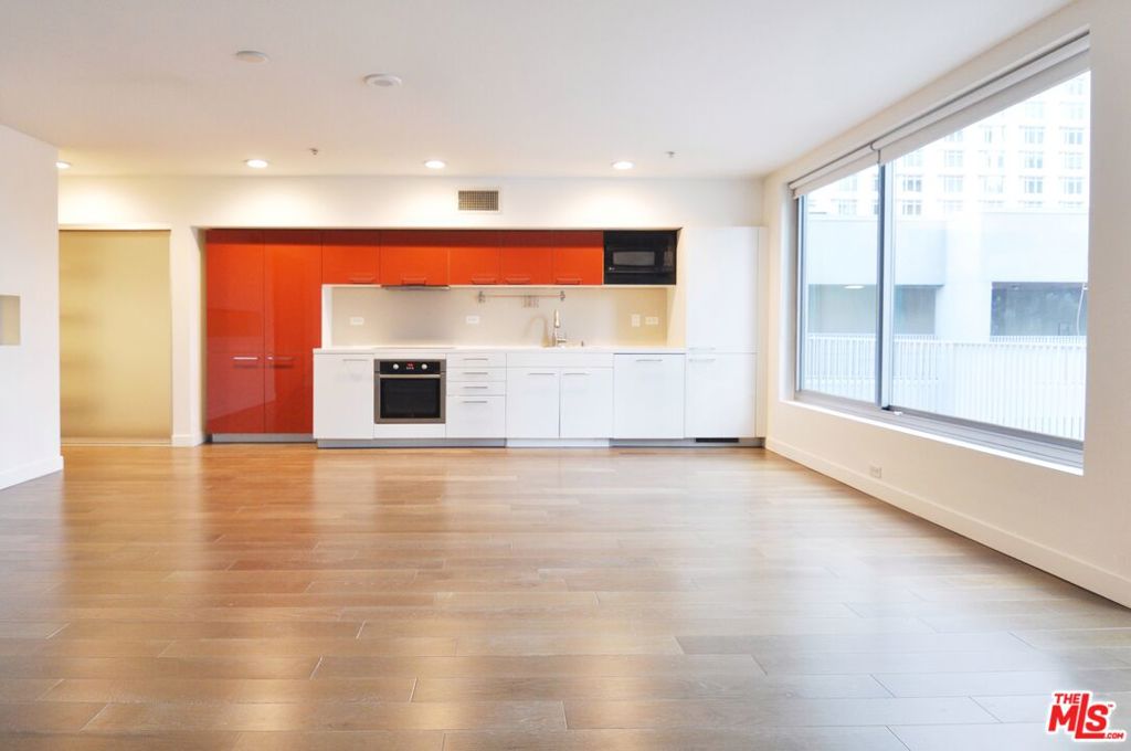 901 S Flower Street #709
