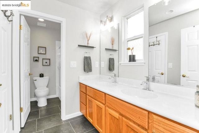 31 Ashton Court, Pittsburg CA: https://media.crmls.org/mediaz/ede24dc4-272c-4de9-97eb-4c138adb0f88.jpg