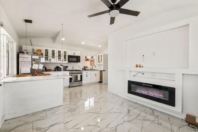 Image 3 of 9 For 44510 San Carlos Avenue 4
