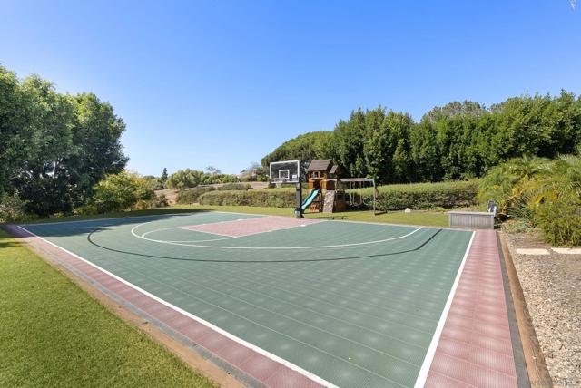 16636 El Zorro Vista, Rancho Santa Fe CA: https://media.crmls.org/mediaz/ede29432-d0fc-45a6-9d69-0f7f6611473d.jpg